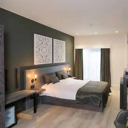 Hotel De Rustende Jager 4*