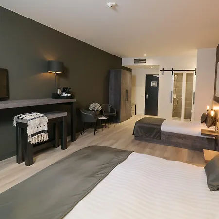 Hotel De Rustende Jager 4*