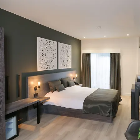 Hotel De Rustende Jager 4*