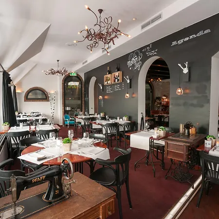 De Rustende Jager מלון